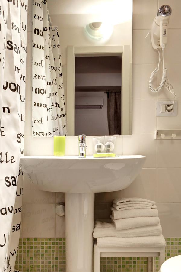 Отель Pianeta Roma 62 Экстерьер фото