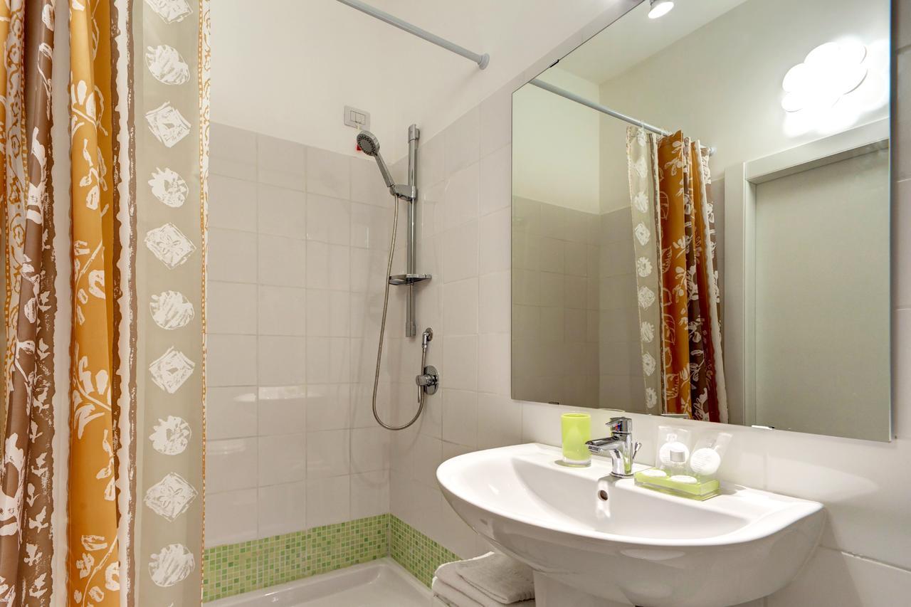 Отель Pianeta Roma 62 Экстерьер фото