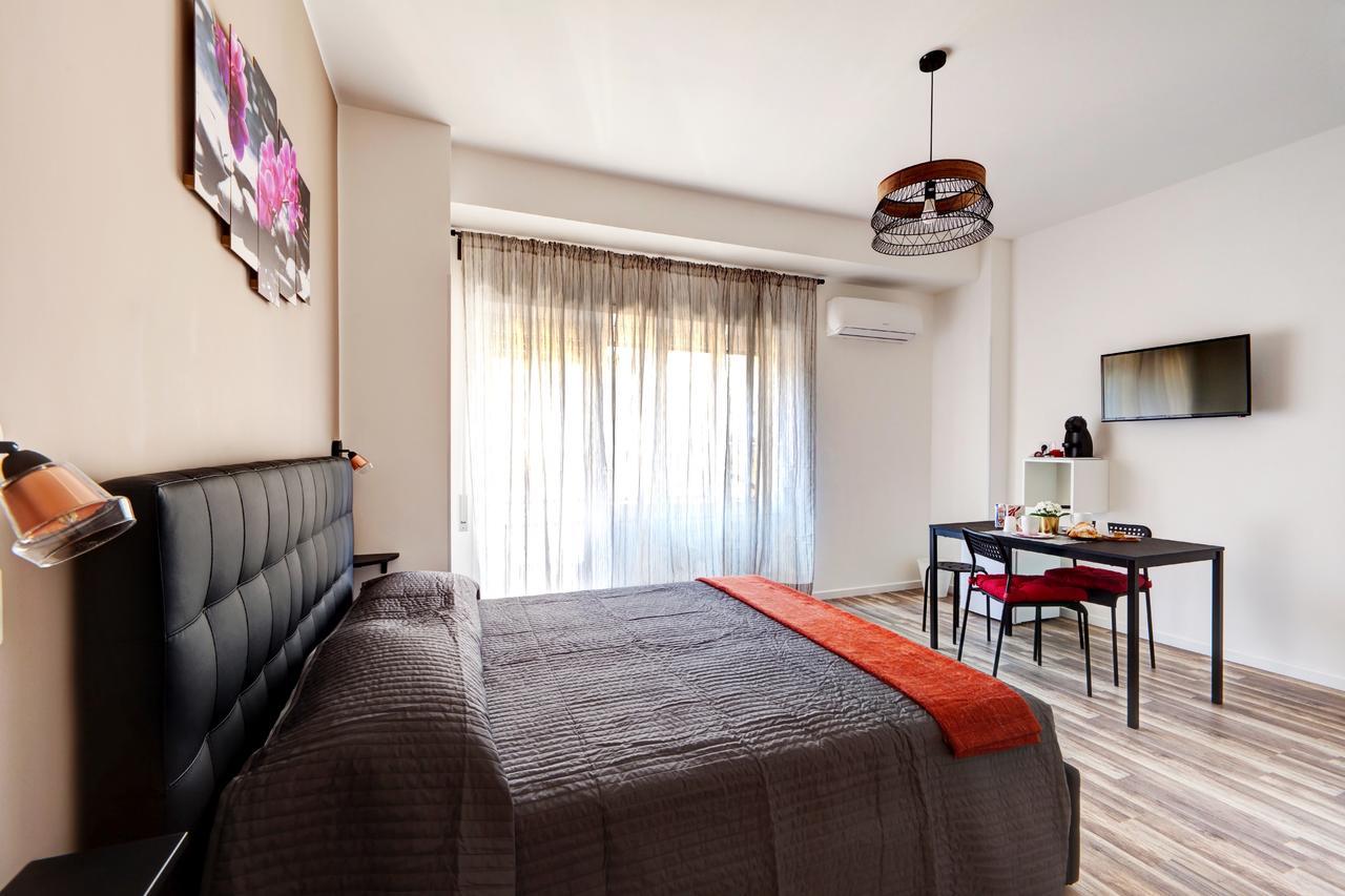Отель Pianeta Roma 62 Экстерьер фото